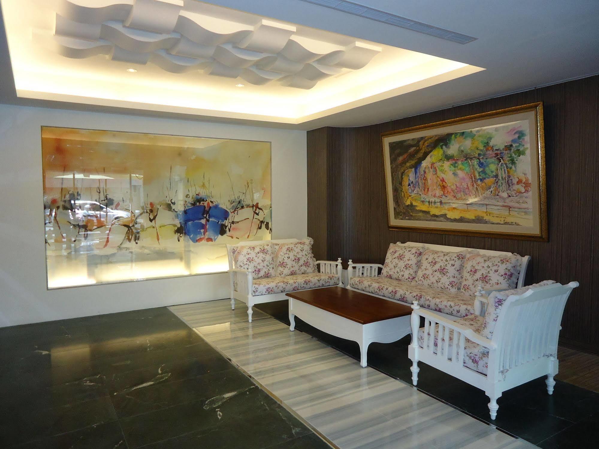 Roaders Hotel Hualien Dongda Luaran gambar