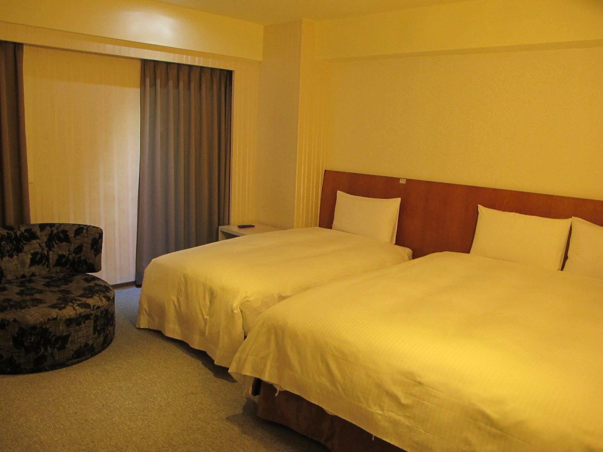 Roaders Hotel Hualien Dongda Luaran gambar